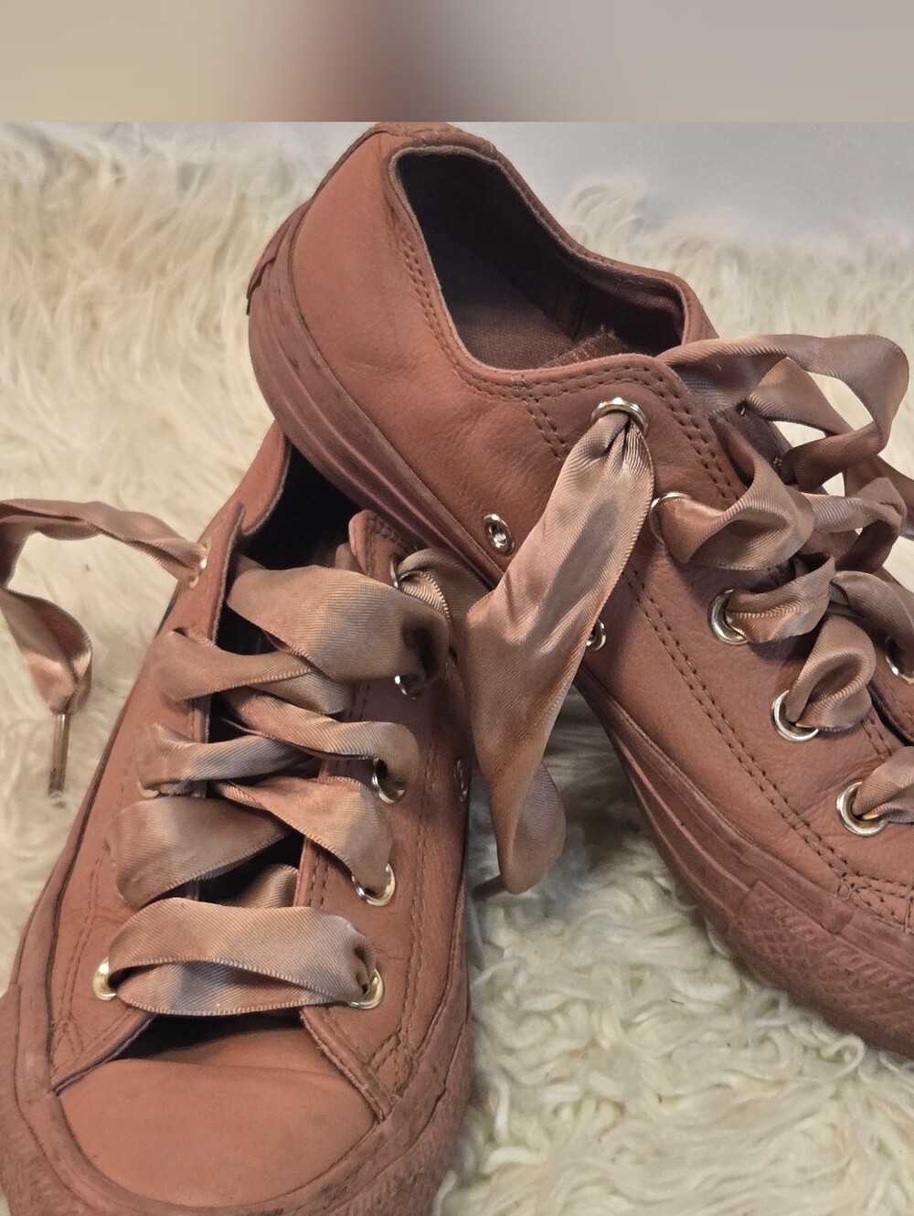 Converse Women’s Low-Top Sneakers in Mauve Pink